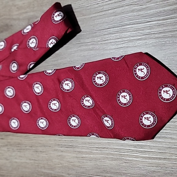 Alabama Crimson Tide MENS Tie - Picture 1 of 8